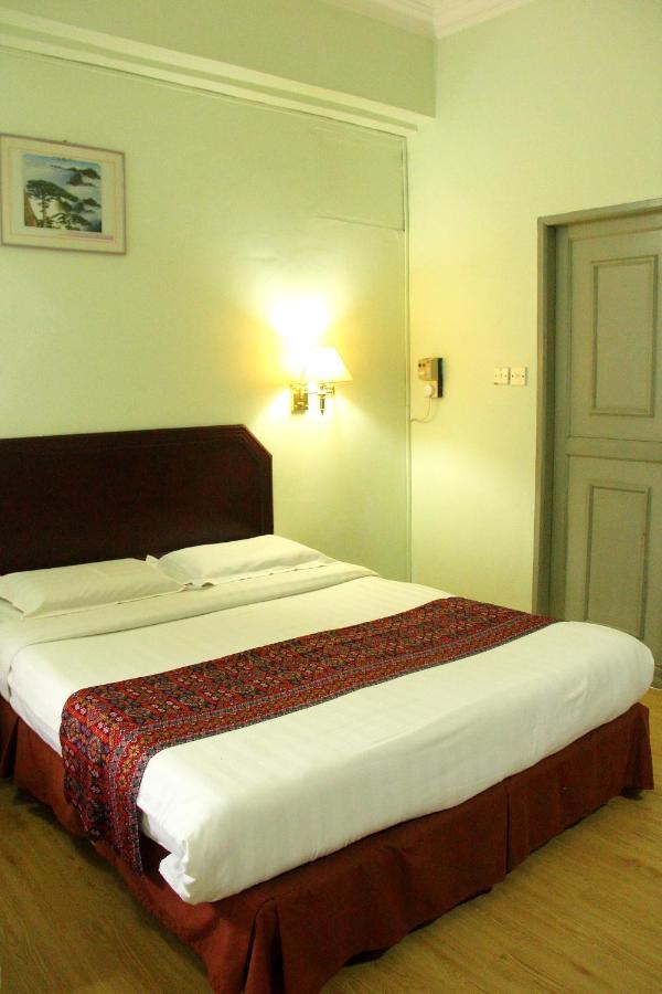 Grand Supreme Hotel Kuching Exterior foto