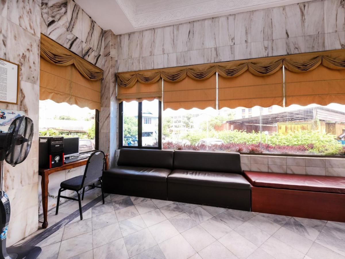 Grand Supreme Hotel Kuching Exterior foto